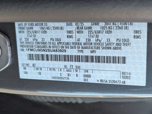Used 2025 Ford Escape Active AWD/4WD image 30