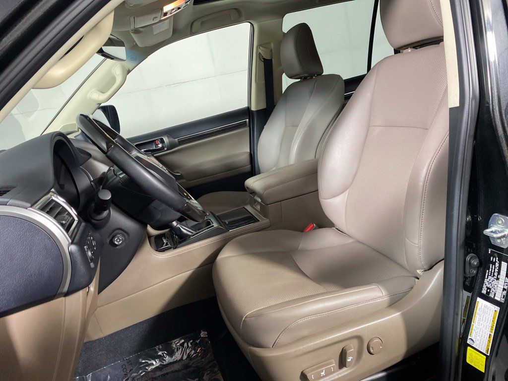 Used 2023 Lexus GX 460 Premium w/ Premium Package AWD/4WD image 12