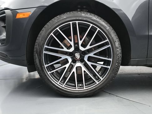 Used 2025 Porsche Macan AWD/4WD image 5