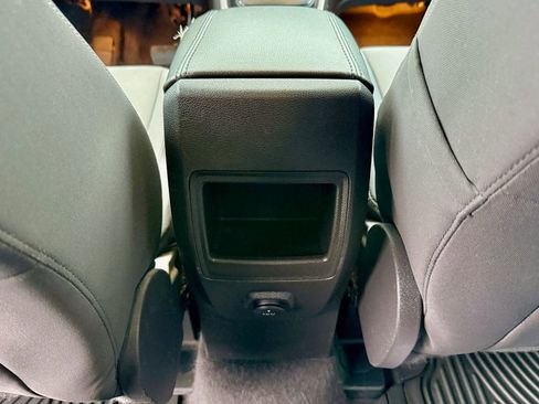 Used 2015 Ford Escape SE image 30