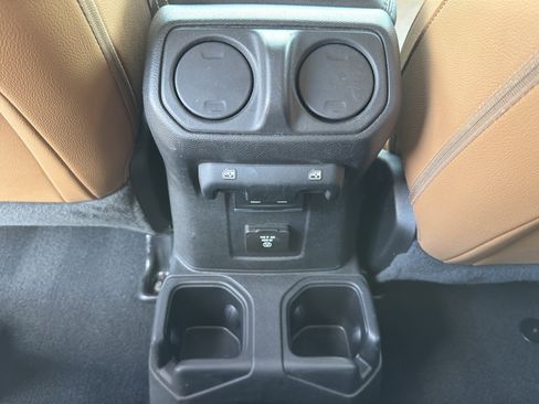 Used 2021 Jeep Gladiator Overland w/ Popular Equipment Package AWD/4WD image 28