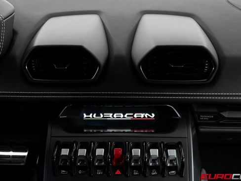 Used 2018 Lamborghini Huracan LP 580-2 RWD image 29