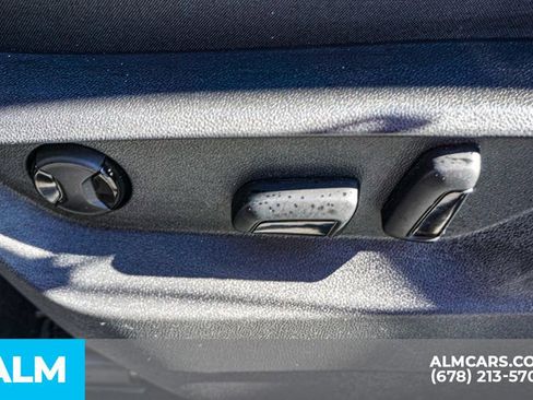 Used 2024 Volkswagen Atlas Cross Sport SE image 52