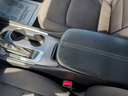 Used 2019 Chevrolet Malibu LT FWD image 17