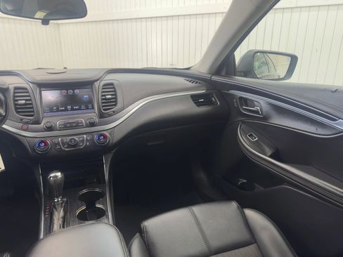 Used 2017 Chevrolet Impala LT image 15