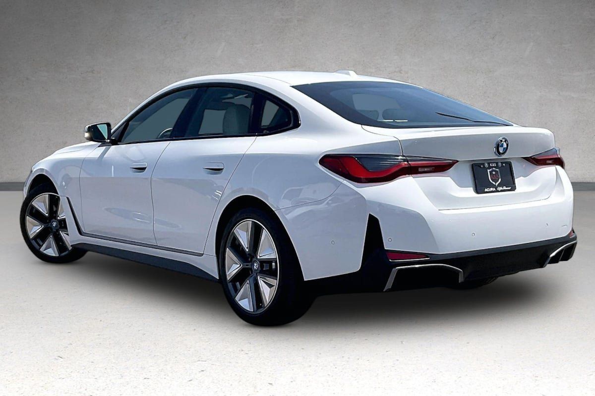 Used 2023 BMW i4 eDrive40 w/ Premium Package RWD image 31