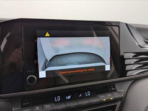 Used 2025 Toyota Camry SE FWD image 26