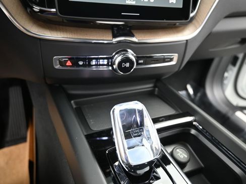 New 2026 Volvo XC60 B5 Core AWD/4WD image 23