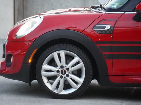 Used 2015 MINI Cooper 2-Door Hardtop image 24