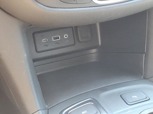 Used 2024 Chevrolet Equinox LT w/ LPO, Floor Liner Package image 19