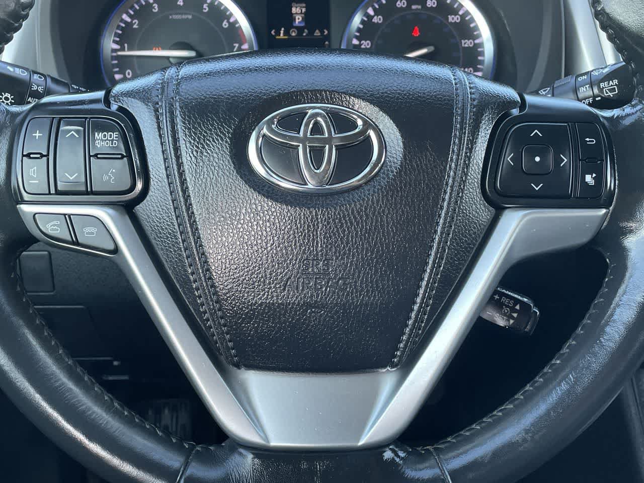 Used 2015 Toyota Highlander XLE AWD/4WD image 10