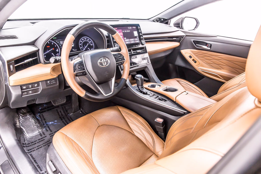 Used 2019 Toyota Avalon Limited FWD image 29