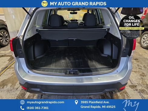 Used 2023 Subaru Forester Premium image 27