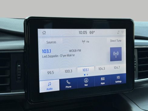 Used 2021 Ford Explorer XLT w/ Equipment Group 202A AWD/4WD image 40