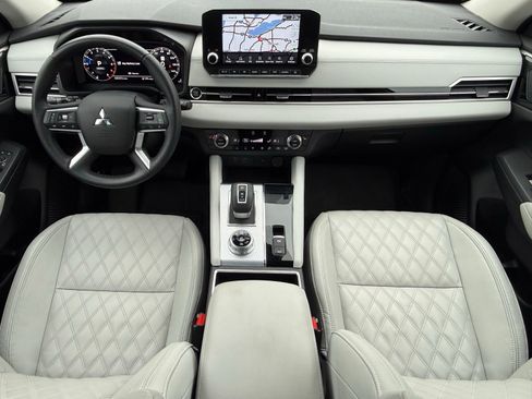 Used 2023 Mitsubishi Outlander SEL image 19