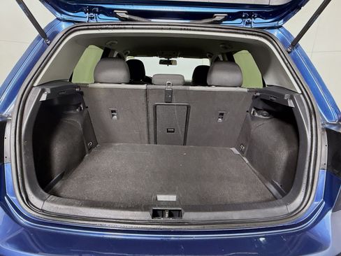 Used 2017 Volkswagen Golf S image 34