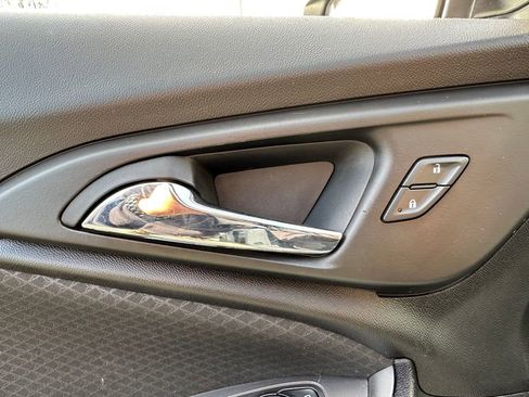 Used 2020 Chevrolet Malibu LS image 28