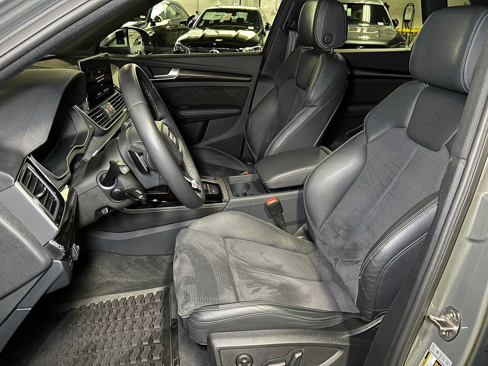 Used 2024 Audi SQ5 Premium Plus w/ Premium Plus Package AWD/4WD image 24
