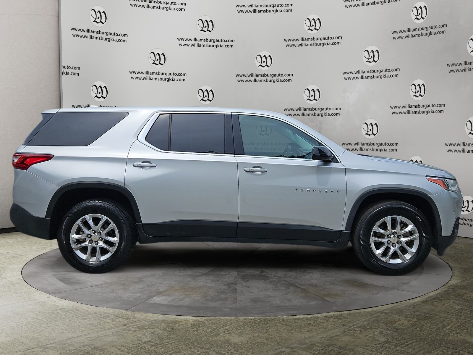Used 2020 Chevrolet Traverse LS FWD image 6