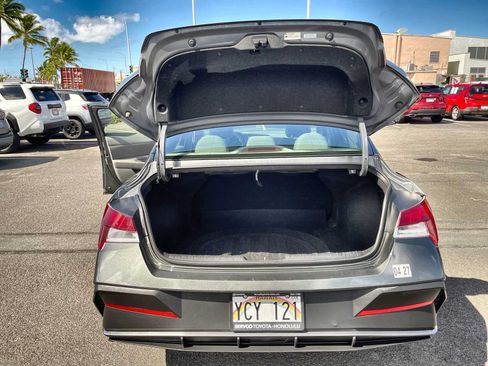 Used 2024 Hyundai Elantra SEL FWD image 20