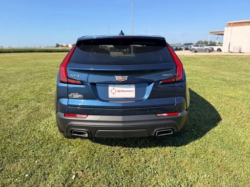 Used 2019 Cadillac XT4 Luxury w/ Cold Weather Package AWD/4WD image 6