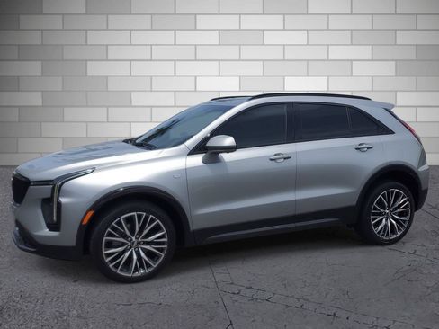 Certified 2025 Cadillac XT4 Sport FWD image 2