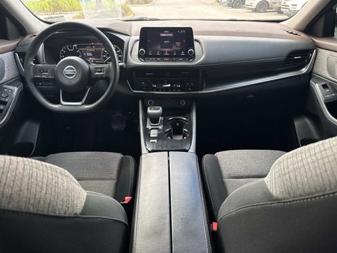 Used 2021 Nissan Rogue SV FWD image 16