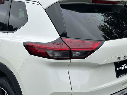 Used 2023 Nissan Rogue SL w/ SL Premium Package AWD/4WD image 8