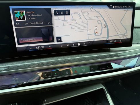 Certified 2026 BMW 750e xDrive AWD/4WD image 20