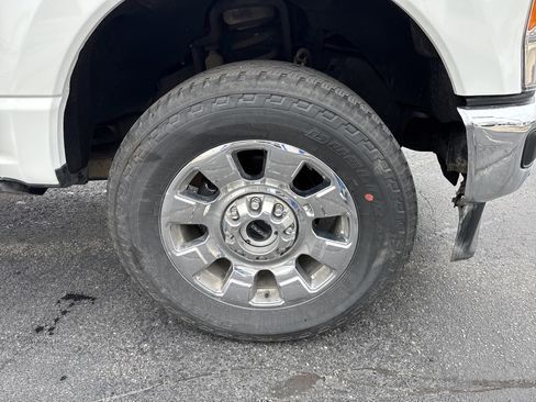 Certified 2023 Ford F350 Lariat w/ Lariat Ultimate Package image 6