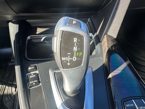 Used 2018 BMW 320i xDrive 320i xDrive image 23