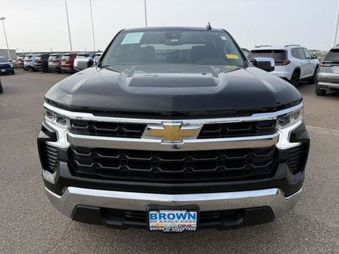 Used 2024 Chevrolet Silverado 1500 LT RWD image 4
