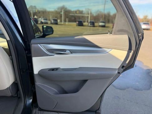 Used 2020 Cadillac XT5 Premium Luxury AWD/4WD image 15
