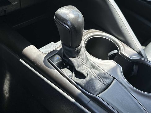 Used 2021 Toyota Camry SE FWD image 23