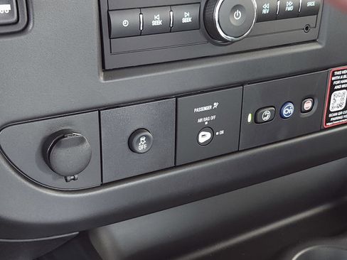 Used 2025 GMC Savana 2500 w/ Driver Convenience Package image 14