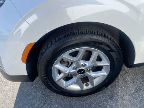 Used 2025 Kia Soul LX w/ LX Technology Package image 30