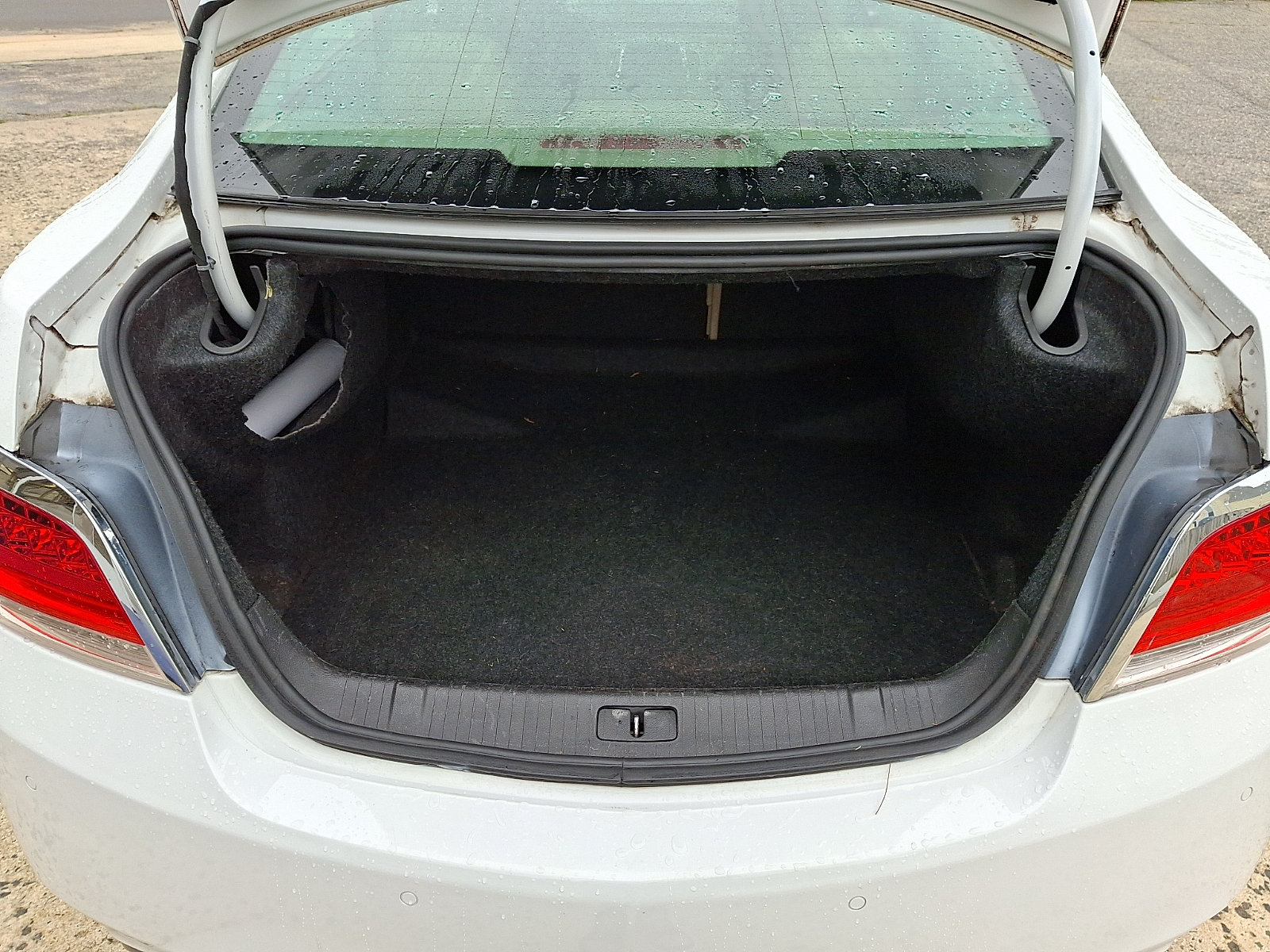 Used 2013 Buick LaCrosse Leather w/ Entertainment Package FWD image 27