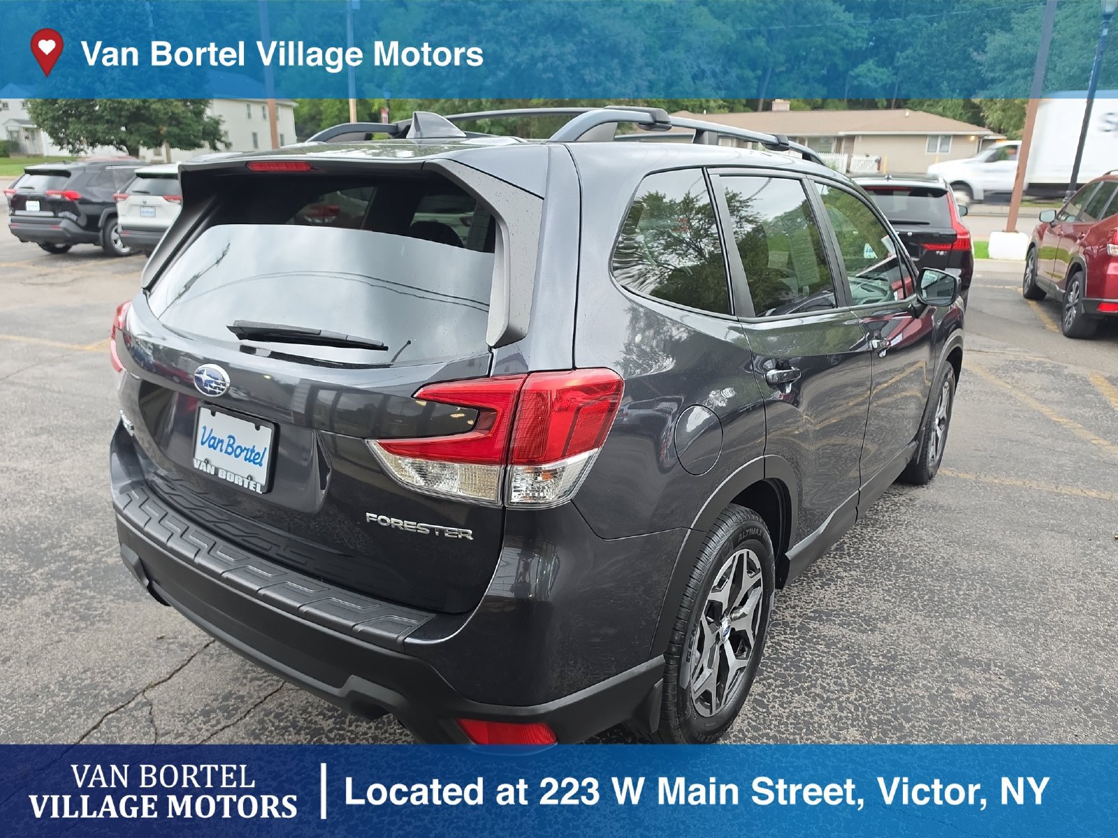 Used 2019 Subaru Forester Premium AWD/4WD image 5