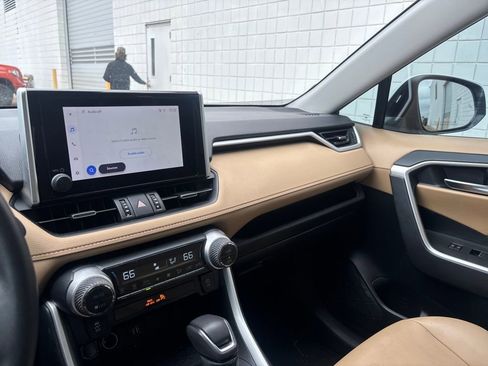 Used 2023 Toyota RAV4 XLE Premium image 14