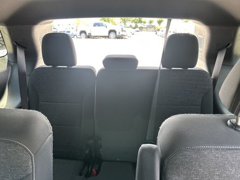 Used 2024 Chevrolet Traverse LT FWD image 25
