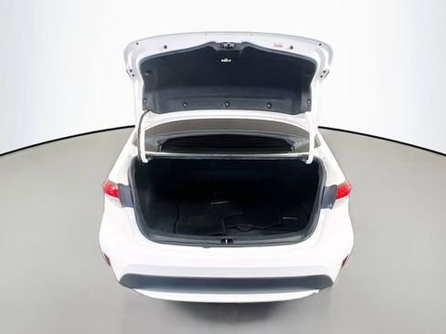 Used 2020 Toyota Corolla LE FWD image 29