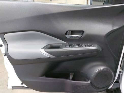 Used 2023 Nissan Kicks SR w/ SR Premium Package image 25