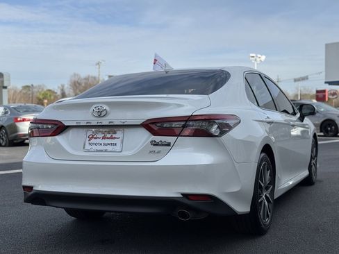 Used 2022 Toyota Camry XLE image 8