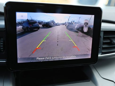 Certified 2023 Ford Explorer XLT w/ Equipment Group 202A image 28