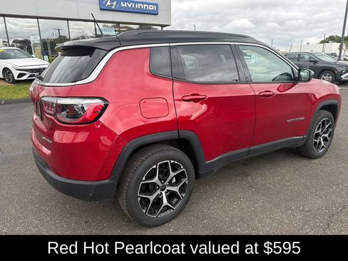 Used 2025 Jeep Compass Limited AWD/4WD image 3