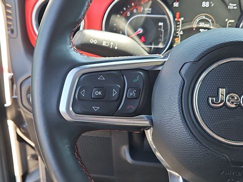 Used 2018 Jeep Wrangler Unlimited Rubicon image 24