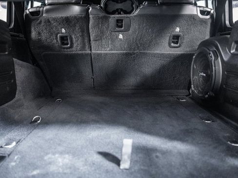 Used 2020 Jeep Wrangler Unlimited Sahara image 10