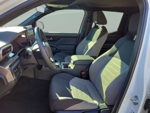 Certified 2025 Toyota Tacoma TRD Off-Road image 9