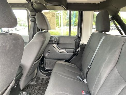 Used 2018 Jeep Wrangler Unlimited Sport AWD/4WD image 10