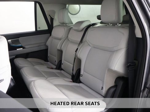 Used 2025 Ford Expedition Max Platinum image 9